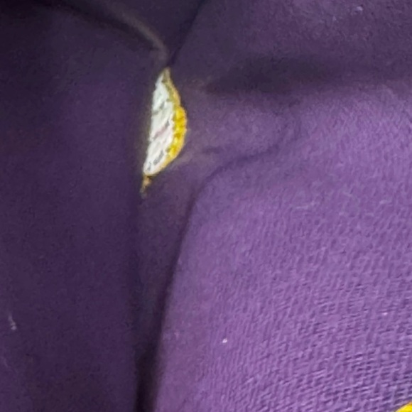 LOUIS VUITTON Epi Leather Yellow Porte Monnaie Billets Cartes Wallet
converted - Picture 8 of 12